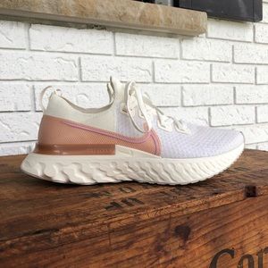 NIKE Women’s React Infinity Run Flyknit shoe NWOT